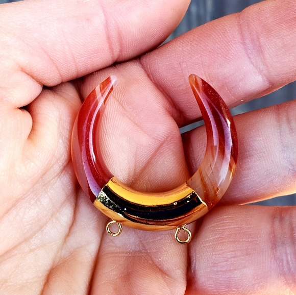 New Crescent Moon Double Horn Red Glass Pendant. - Picture 5 of 10